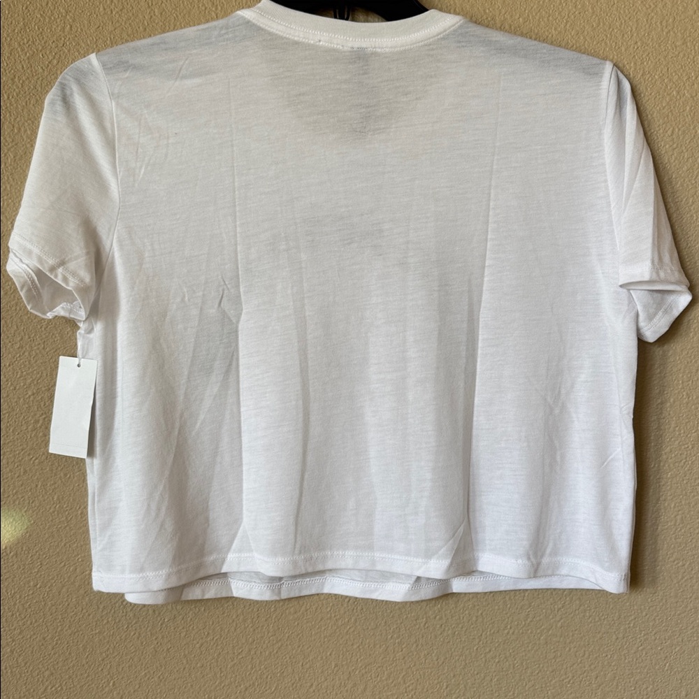 Vuori Women's ACTV Club Cropped Graphic Tee - Picture 6 of 7